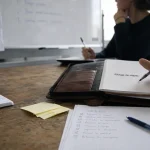 Trouble dys exécutif : planifier et inhiber avec une check-list